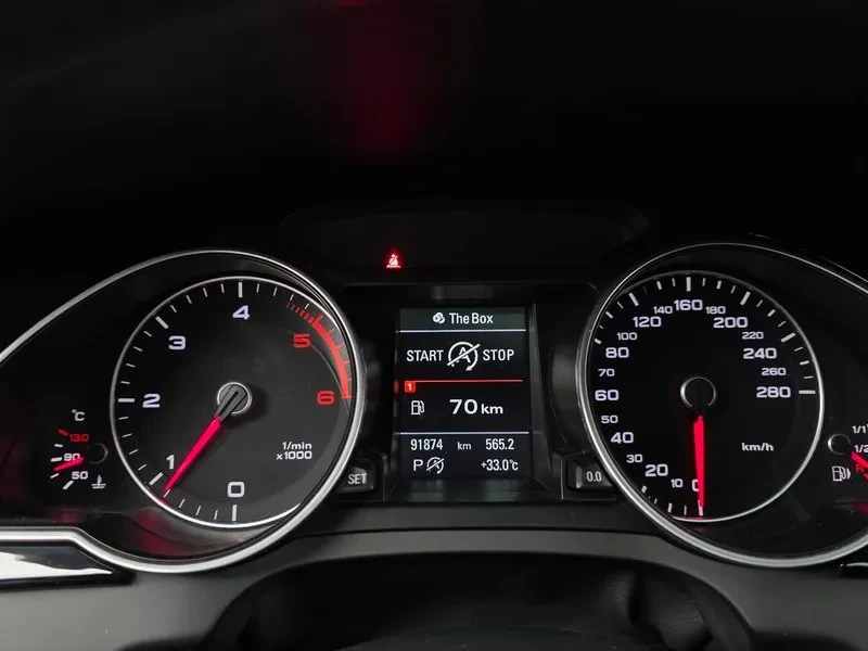 Audi A5 2.0 TDI Quattro - САМО 30% АВАНС, снимка 8 - Автомобили и джипове - 56003346