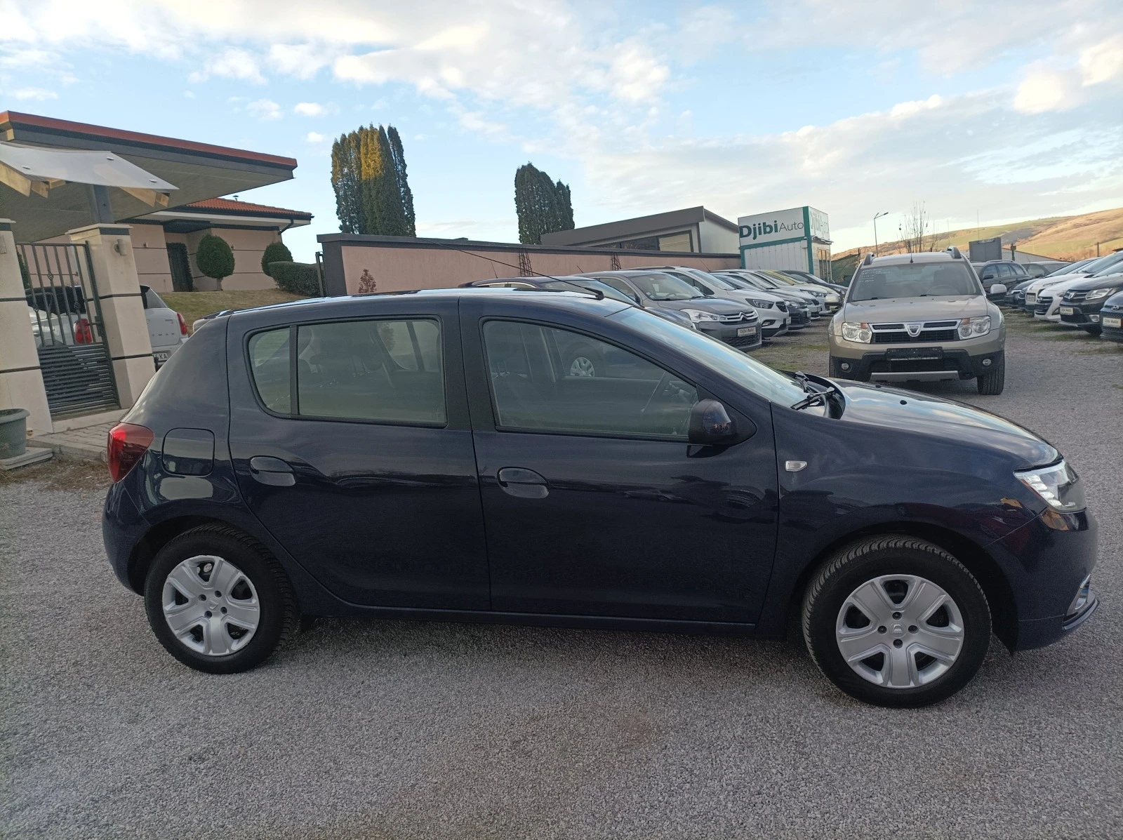 Dacia Sandero 1.0I-74K.C-74000KM.-EURO6-NAVI - изображение 4