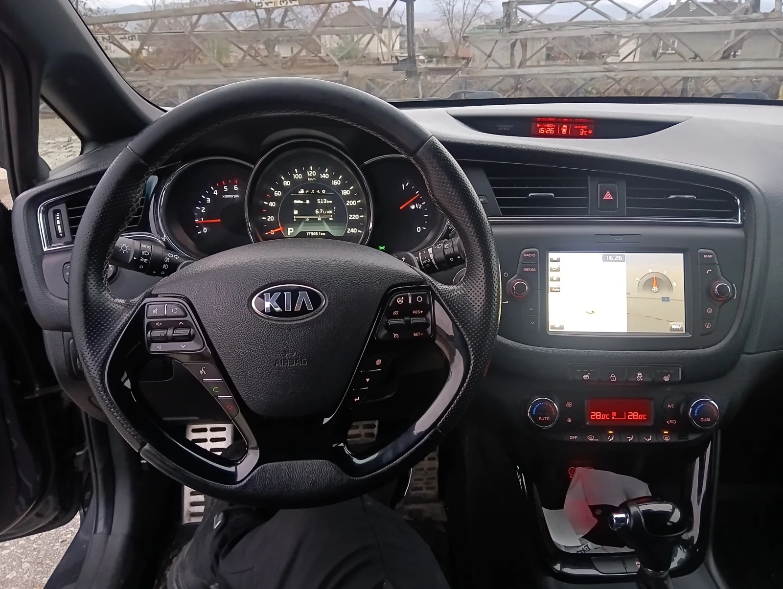 Kia Ceed 1.6 crdi avtomatik - изображение 10