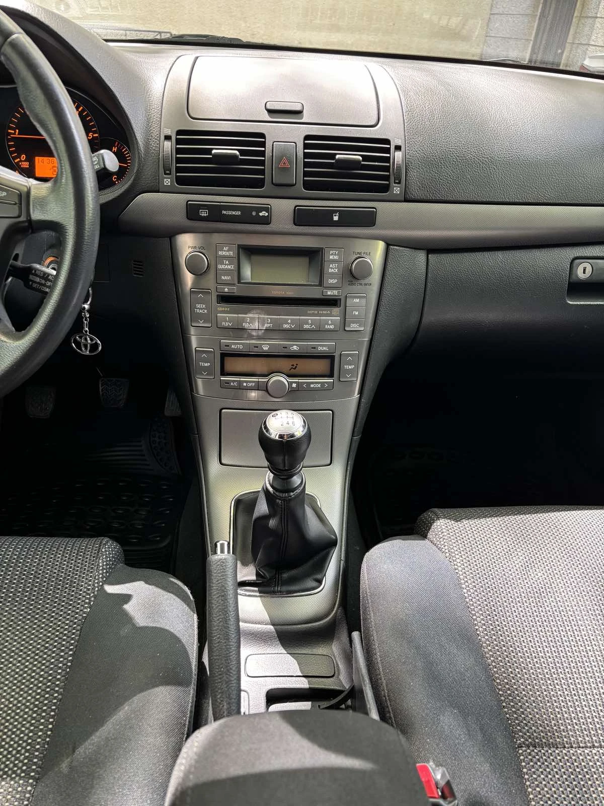 Toyota Avensis  - изображение 8