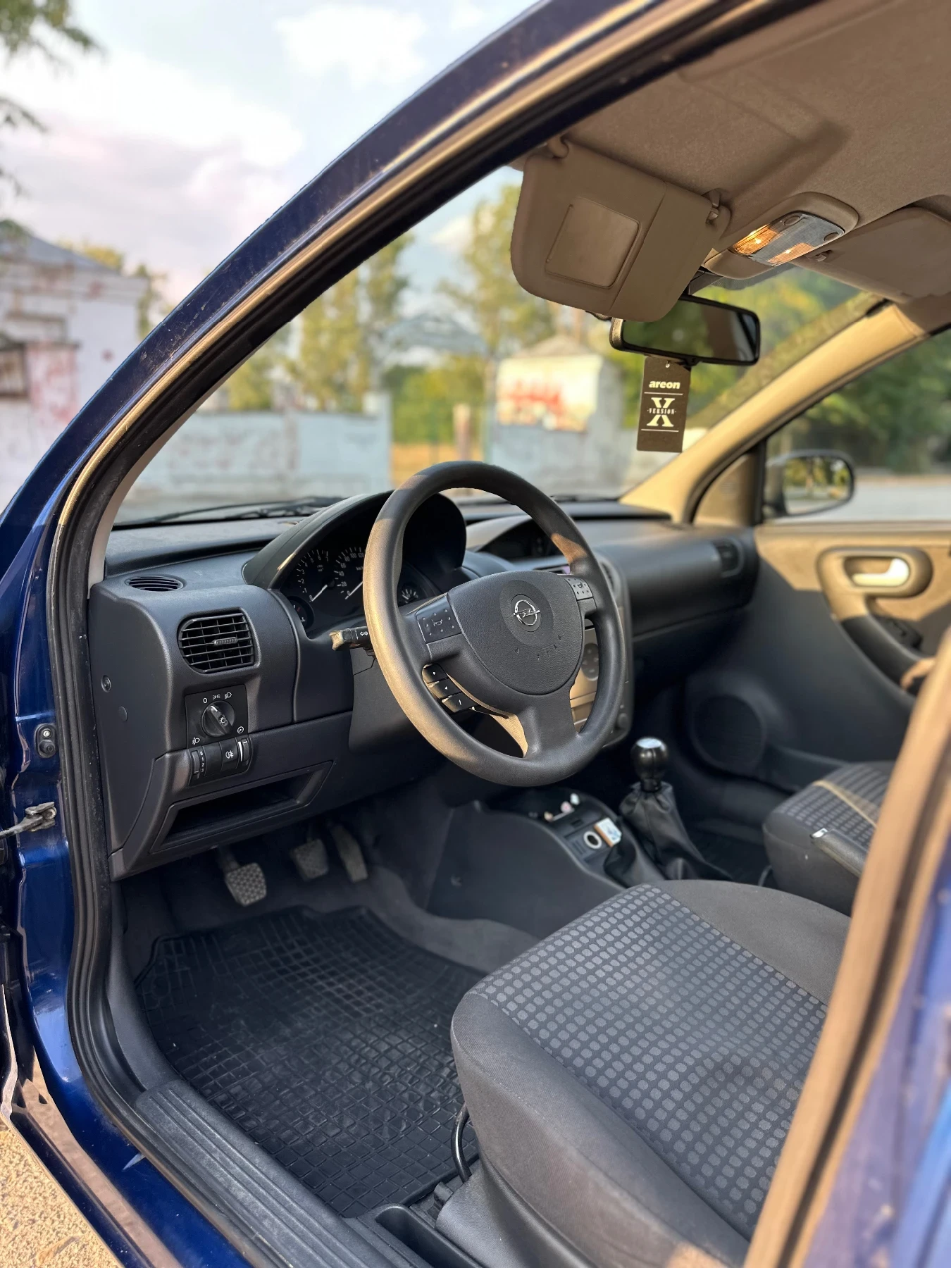 Opel Corsa 1.2i - изображение 9