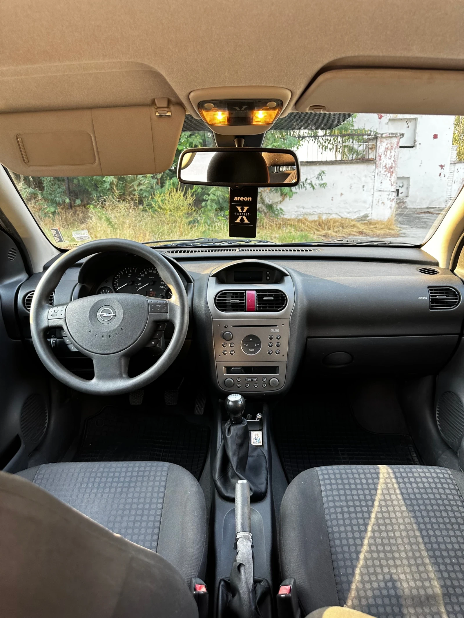 Opel Corsa 1.2i - изображение 10