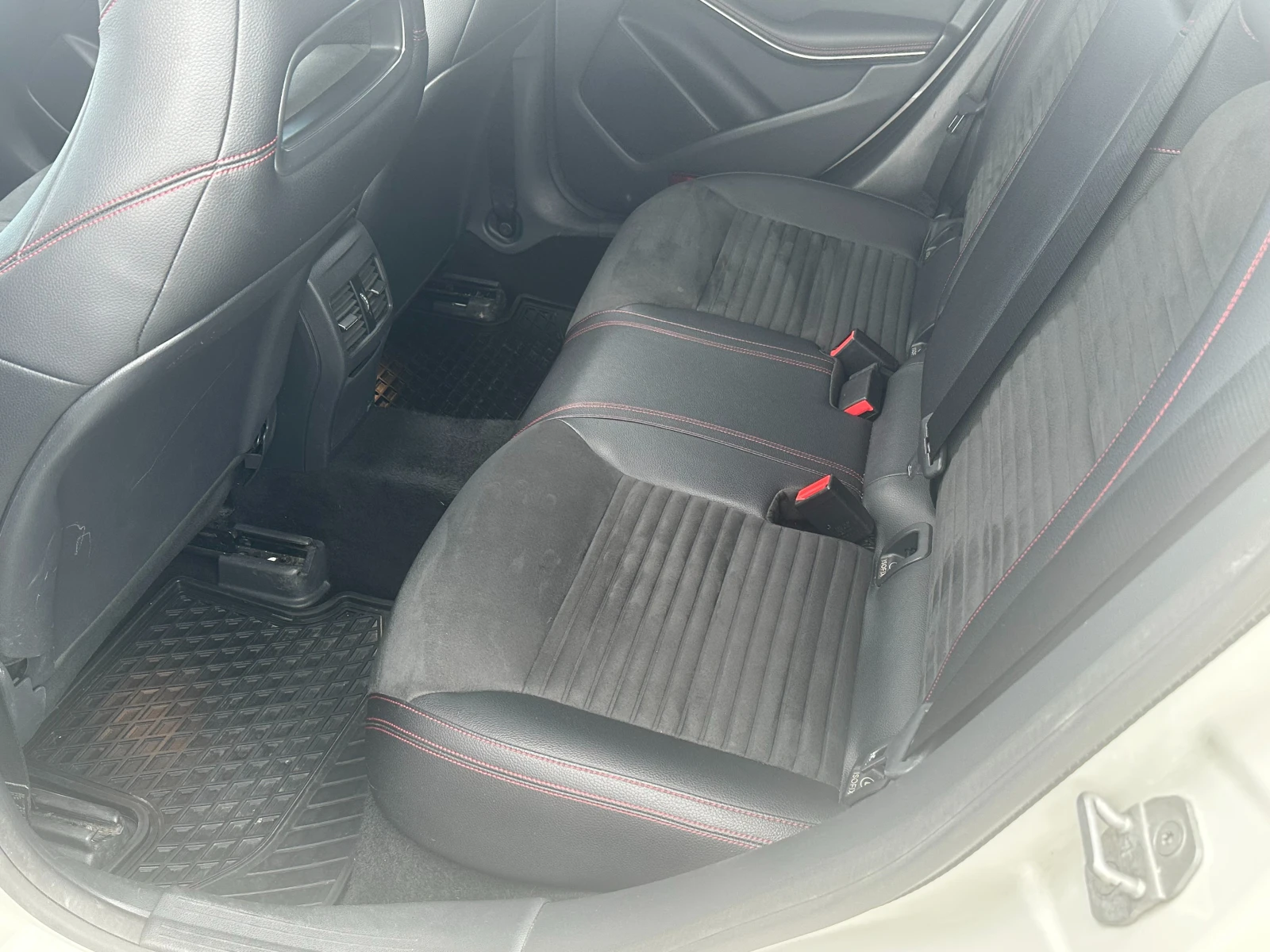 Mercedes-Benz CLA 200  - изображение 10