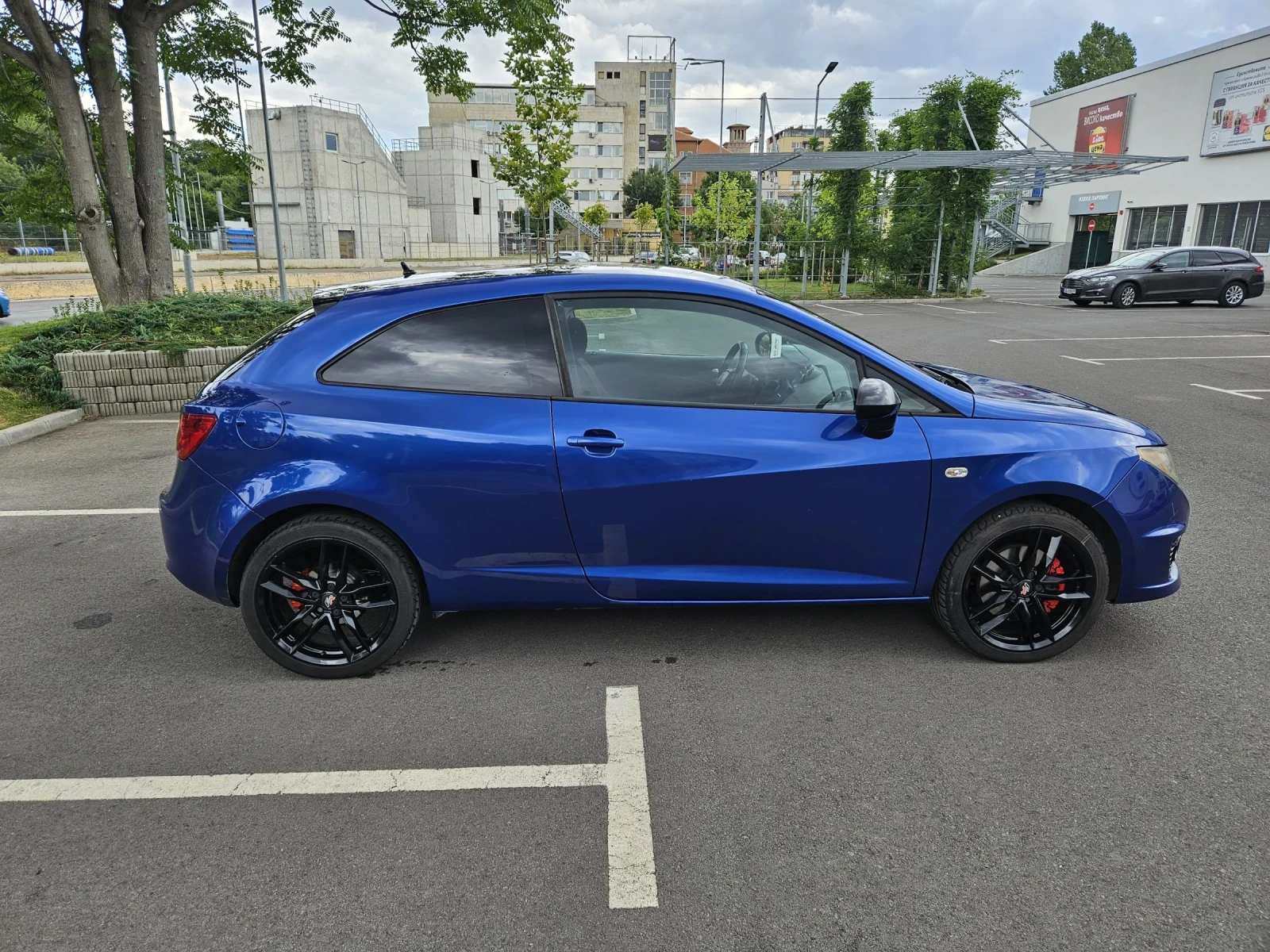 Seat Ibiza, снимка 4 - Автомобили и джипове - 54335565