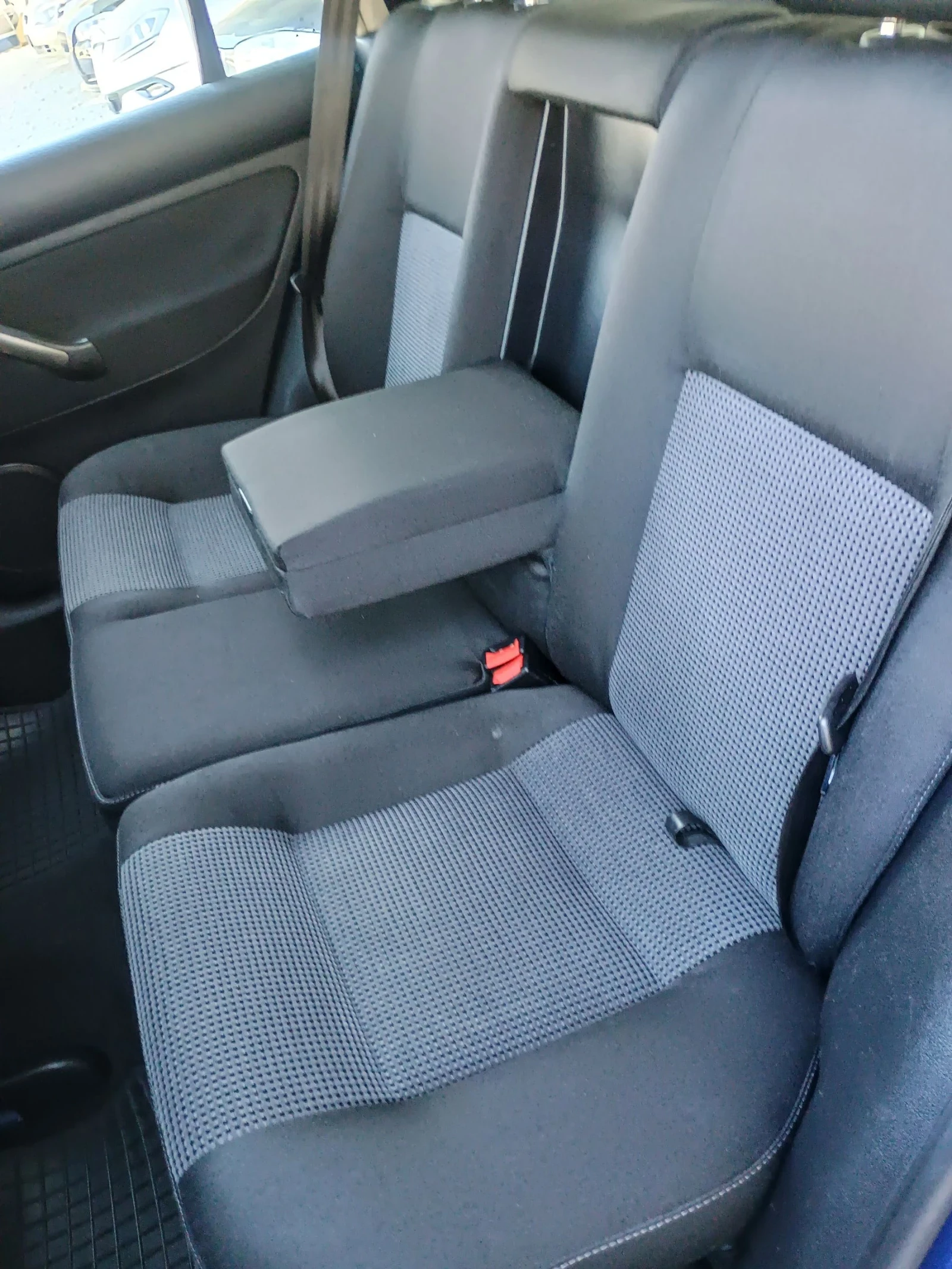 VW Golf * 1.9TDI 4X4 * HIGHLINE * XENON * ЕЛ.СЕДАЛКИ * , снимка 11 - Автомобили и джипове - 53837936