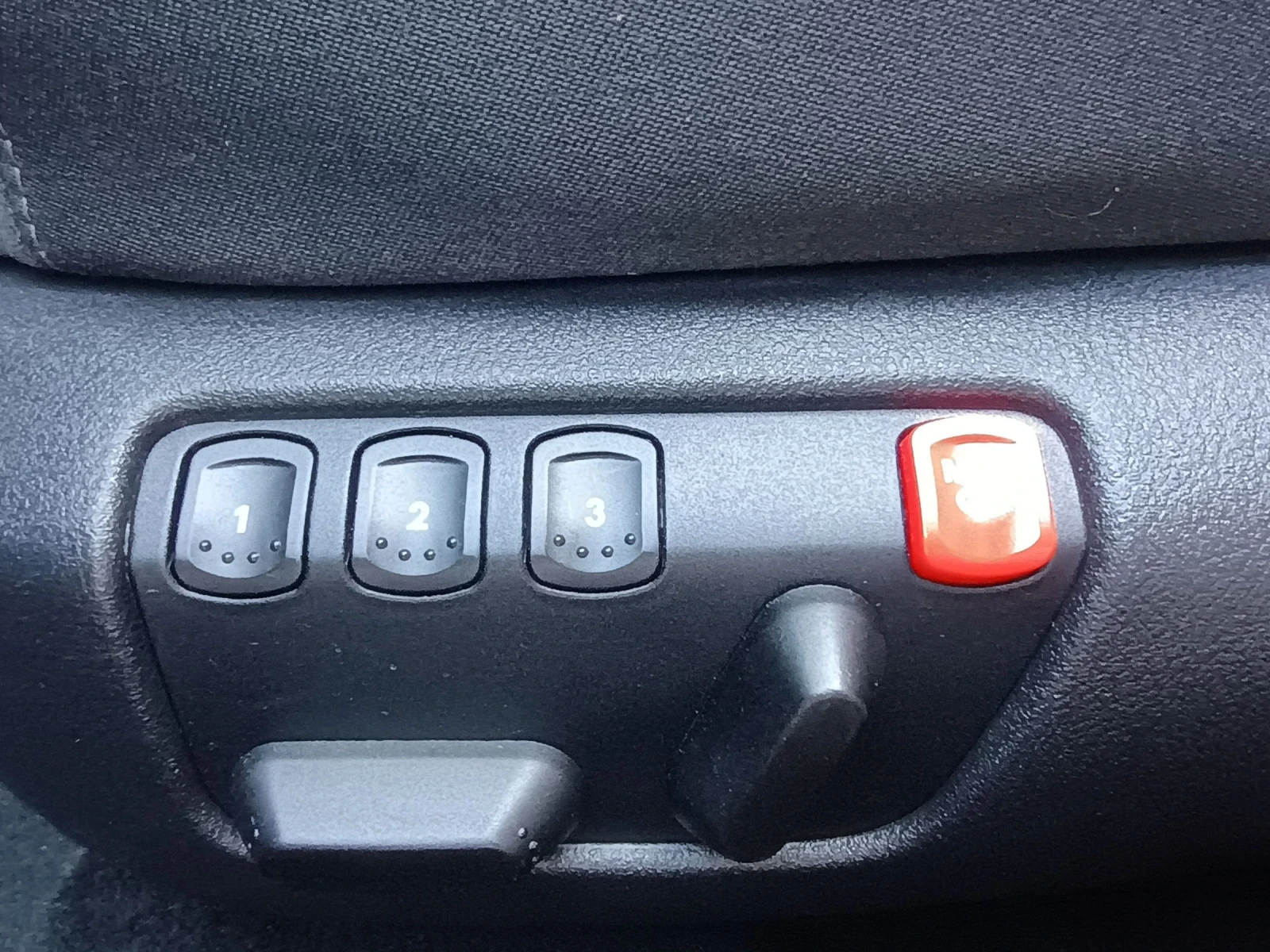 VW Golf * 1.9TDI 4X4 * HIGHLINE * XENON * ЕЛ.СЕДАЛКИ * , снимка 8 - Автомобили и джипове - 53837936