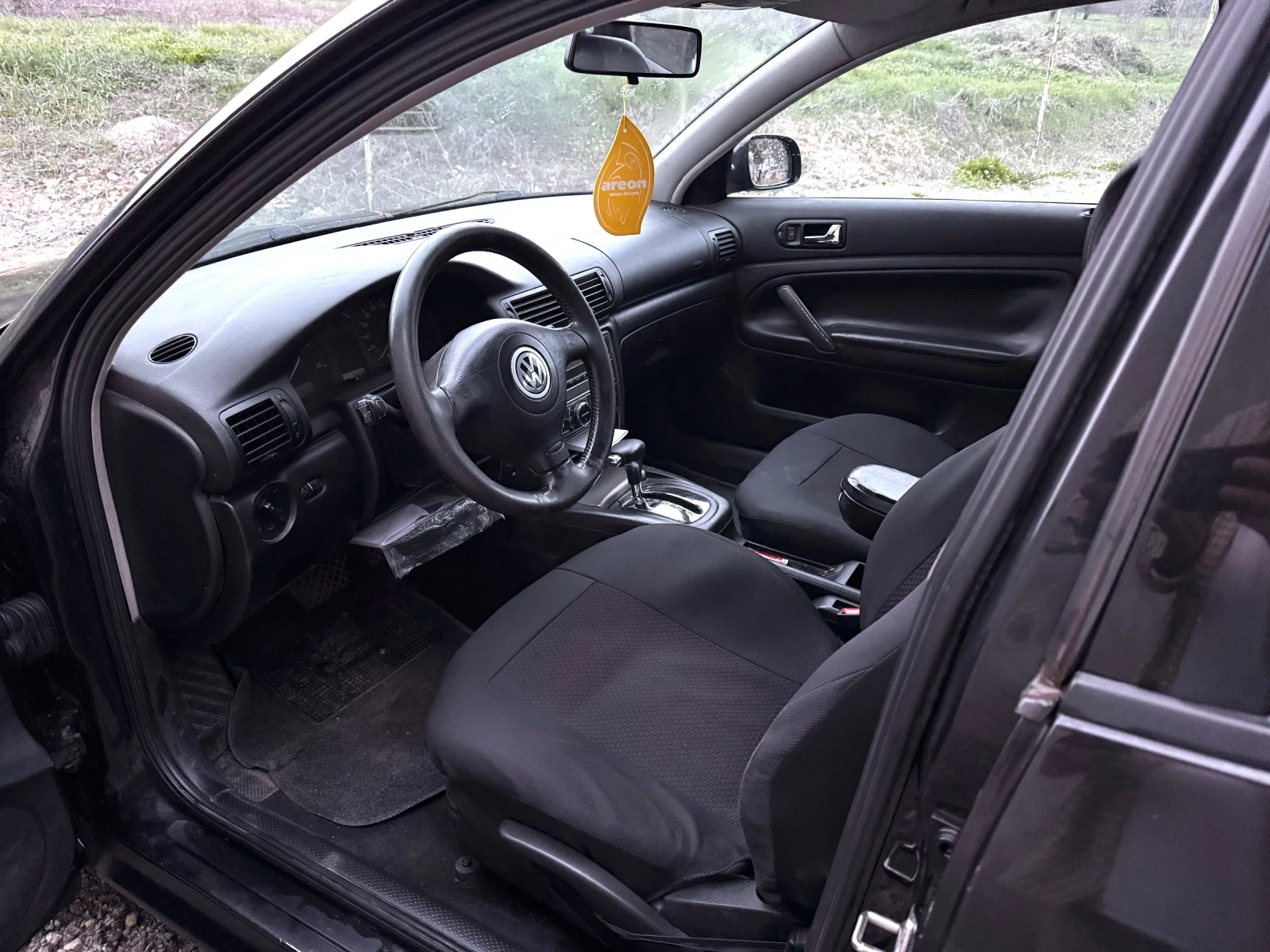 VW Passat 1.9 TDI 110hp, снимка 9 - Автомобили и джипове - 53899360