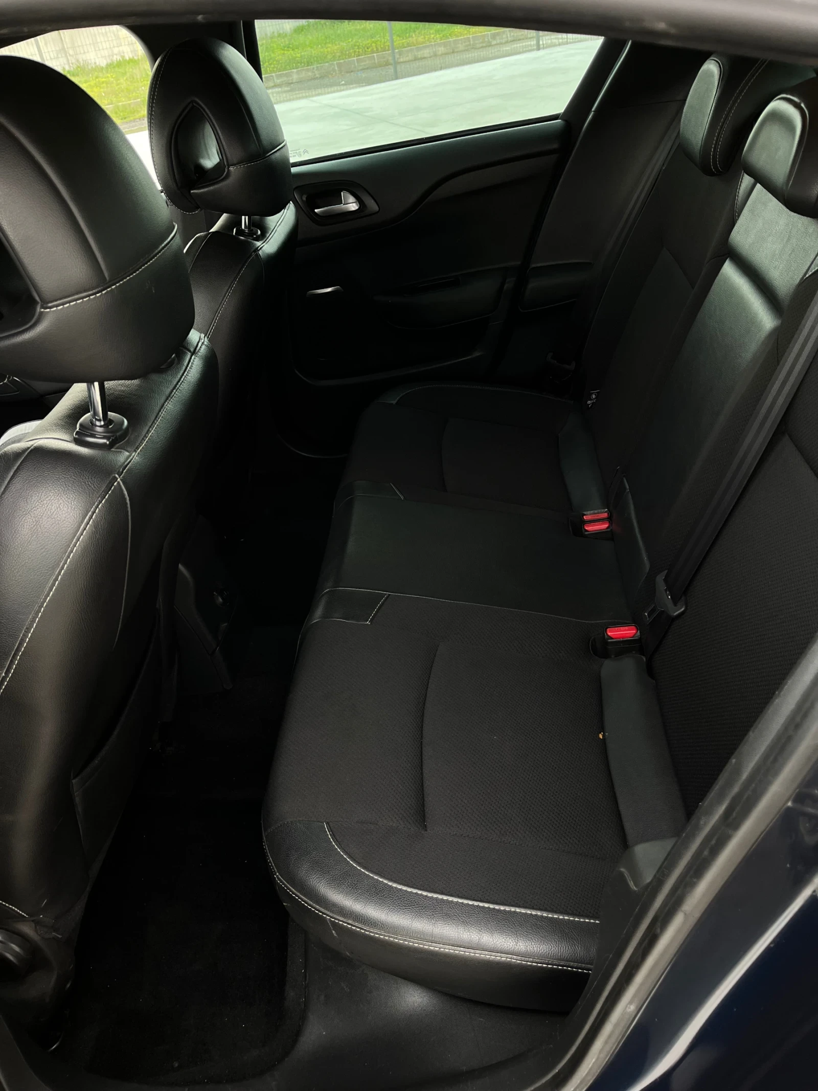 Citroen DS4 1.6 E-HDI, снимка 11 - Автомобили и джипове - 54380191