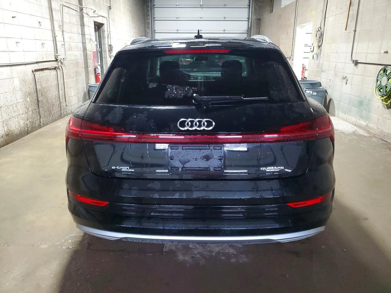 Audi E-Tron Premium Plus, снимка 6 - Автомобили и джипове - 54401899