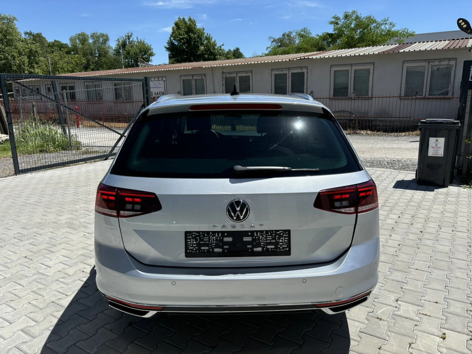 VW Passat ELEGANCE 2.0TDI, снимка 5 - Автомобили и джипове - 54719905