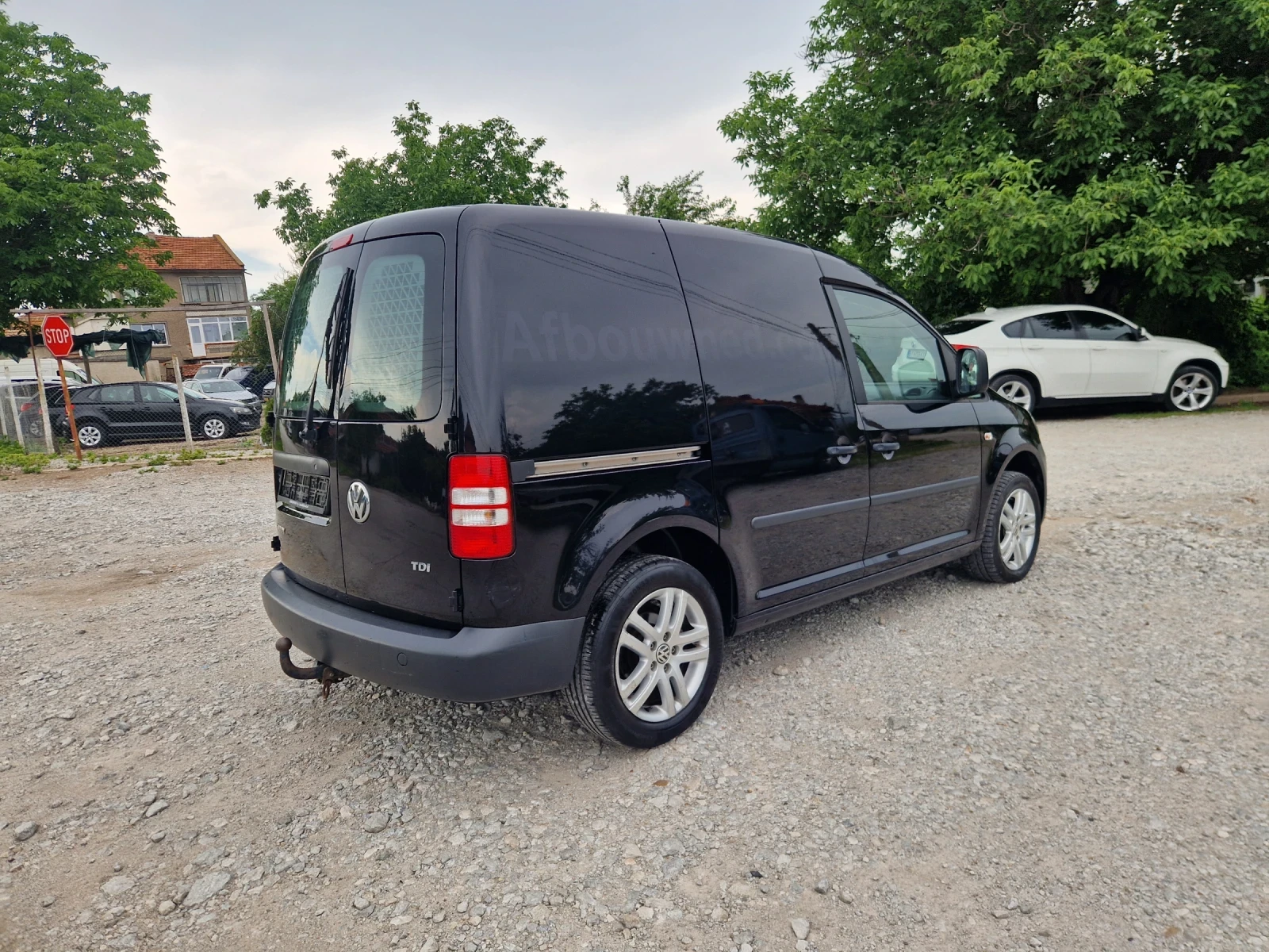 VW Caddy 1.6 TDI, снимка 2 - Автомобили и джипове - 54801576