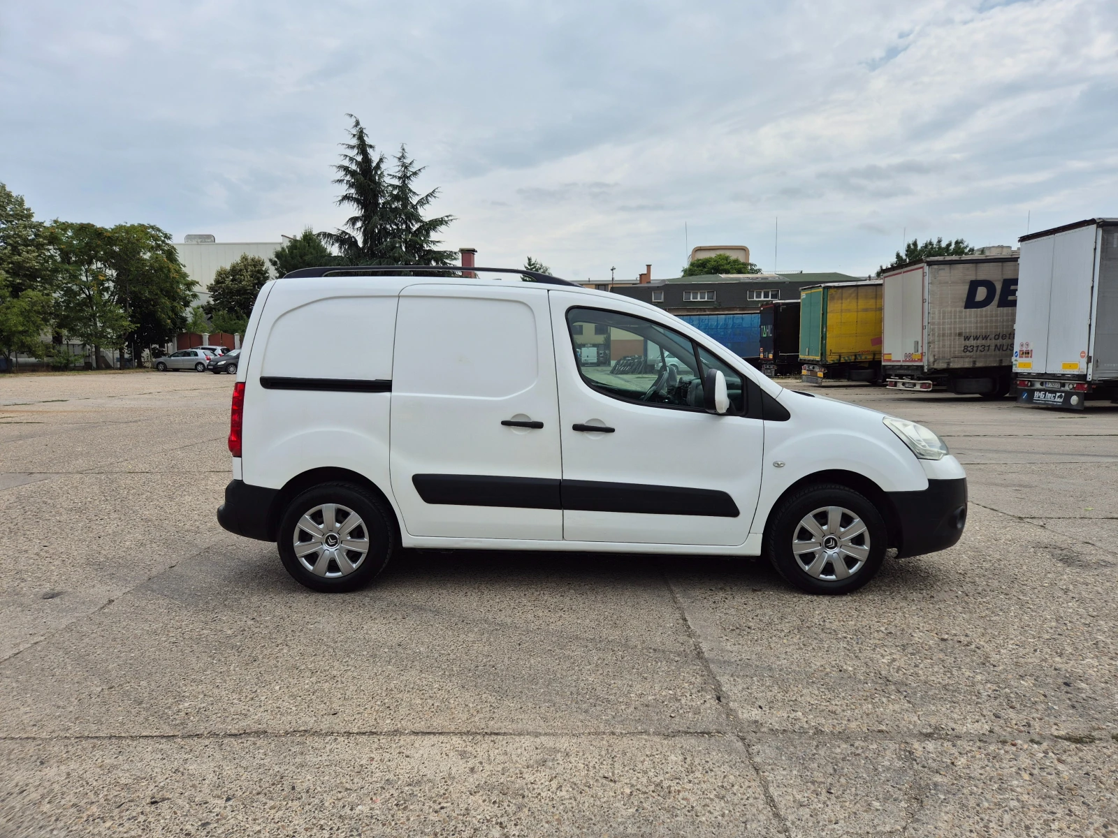 Citroen Berlingo 1.6 HDI-Италия, снимка 5 - Автомобили и джипове - 55376143