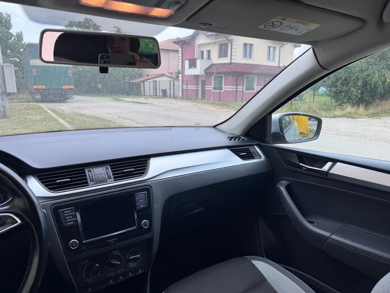 Skoda Rapid Fastback, снимка 15 - Автомобили и джипове - 55479525