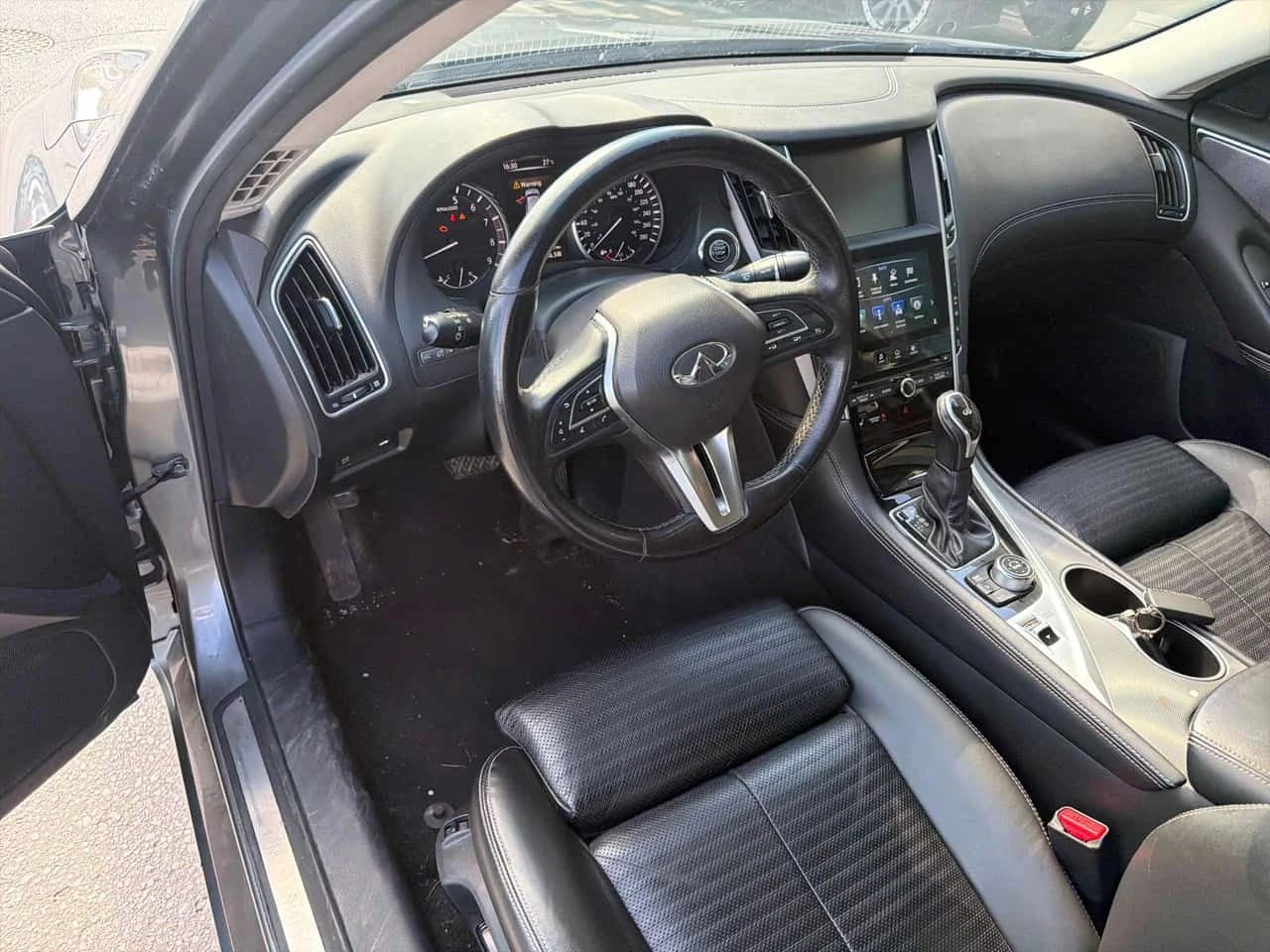 Infiniti Q50 * 3.0t * АВТОКРЕДИТ БЕЗ ПЪРВОНАЧАЛНА ВНОСКА* , снимка 5 - Автомобили и джипове - 55485525
