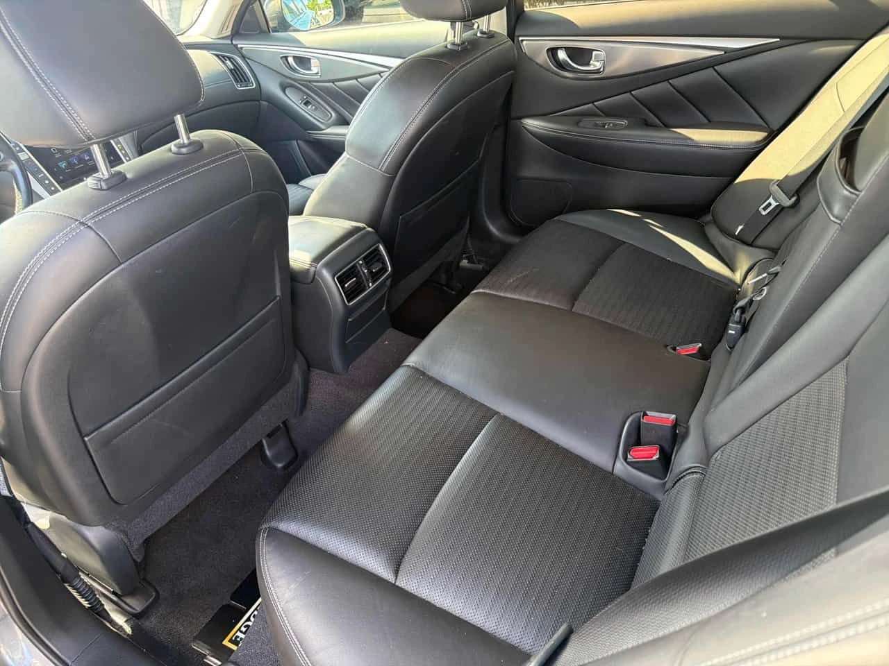 Infiniti Q50 * 3.0t * АВТОКРЕДИТ БЕЗ ПЪРВОНАЧАЛНА ВНОСКА* , снимка 10 - Автомобили и джипове - 55485525