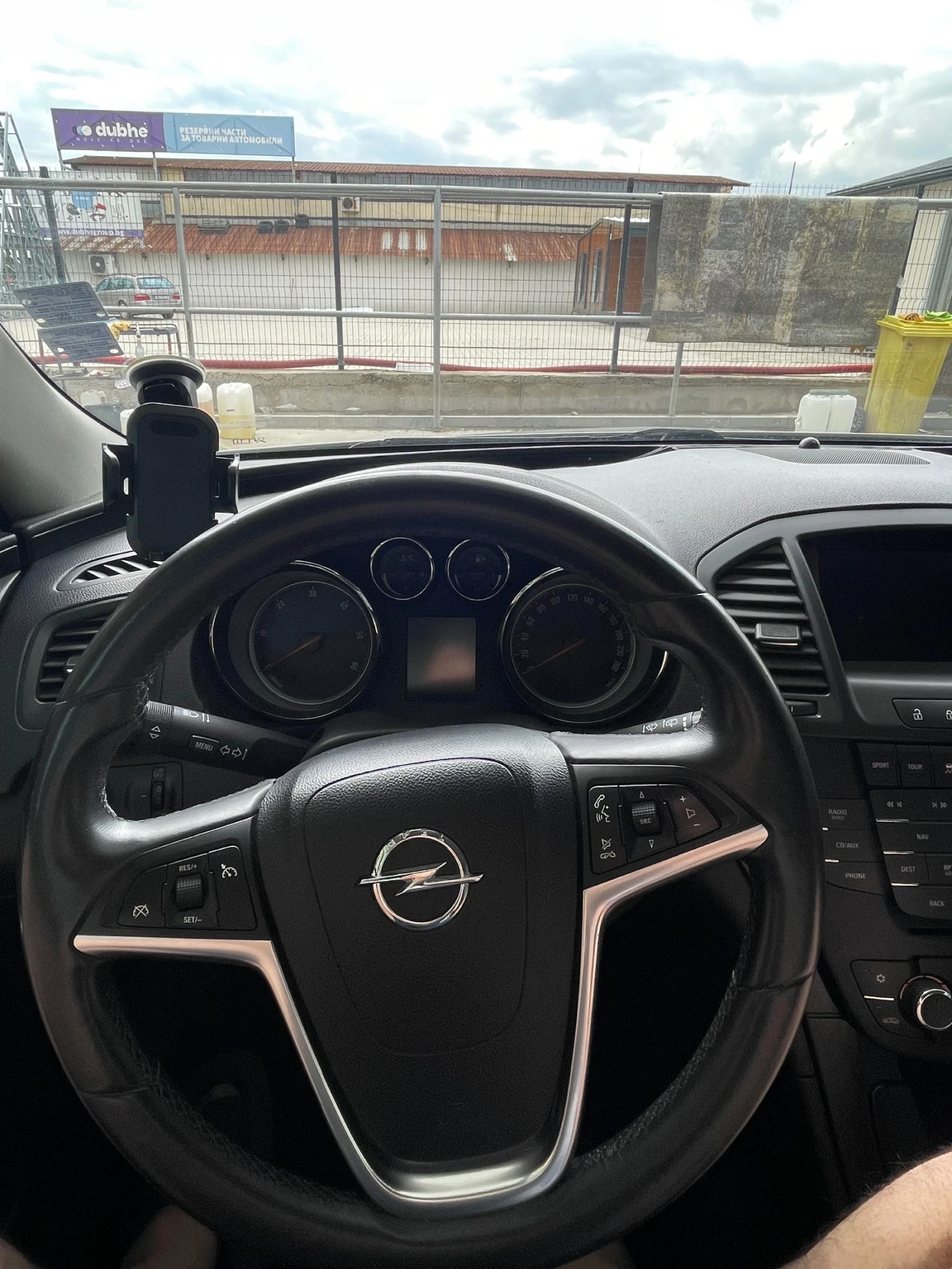 Opel Insignia 2.0 CDTI  Автомат комби * * бърза продажба, снимка 9 - Автомобили и джипове - 55675532