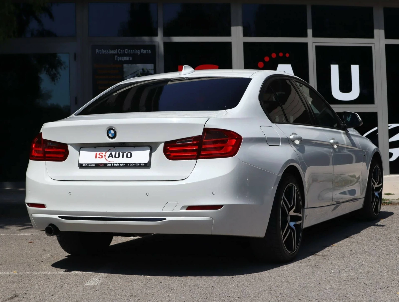 BMW 320 d/Harman Kardon/Sport/PDC/Подгрев, снимка 6 - Автомобили и джипове - 55676139