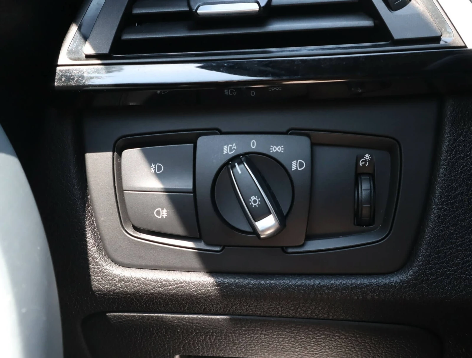 BMW 320 d/Harman Kardon/Sport/PDC/Подгрев, снимка 14 - Автомобили и джипове - 55676139