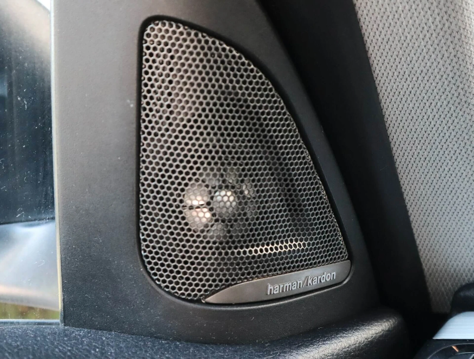 BMW 320 d/Harman Kardon/Sport/PDC/Подгрев, снимка 12 - Автомобили и джипове - 55676139