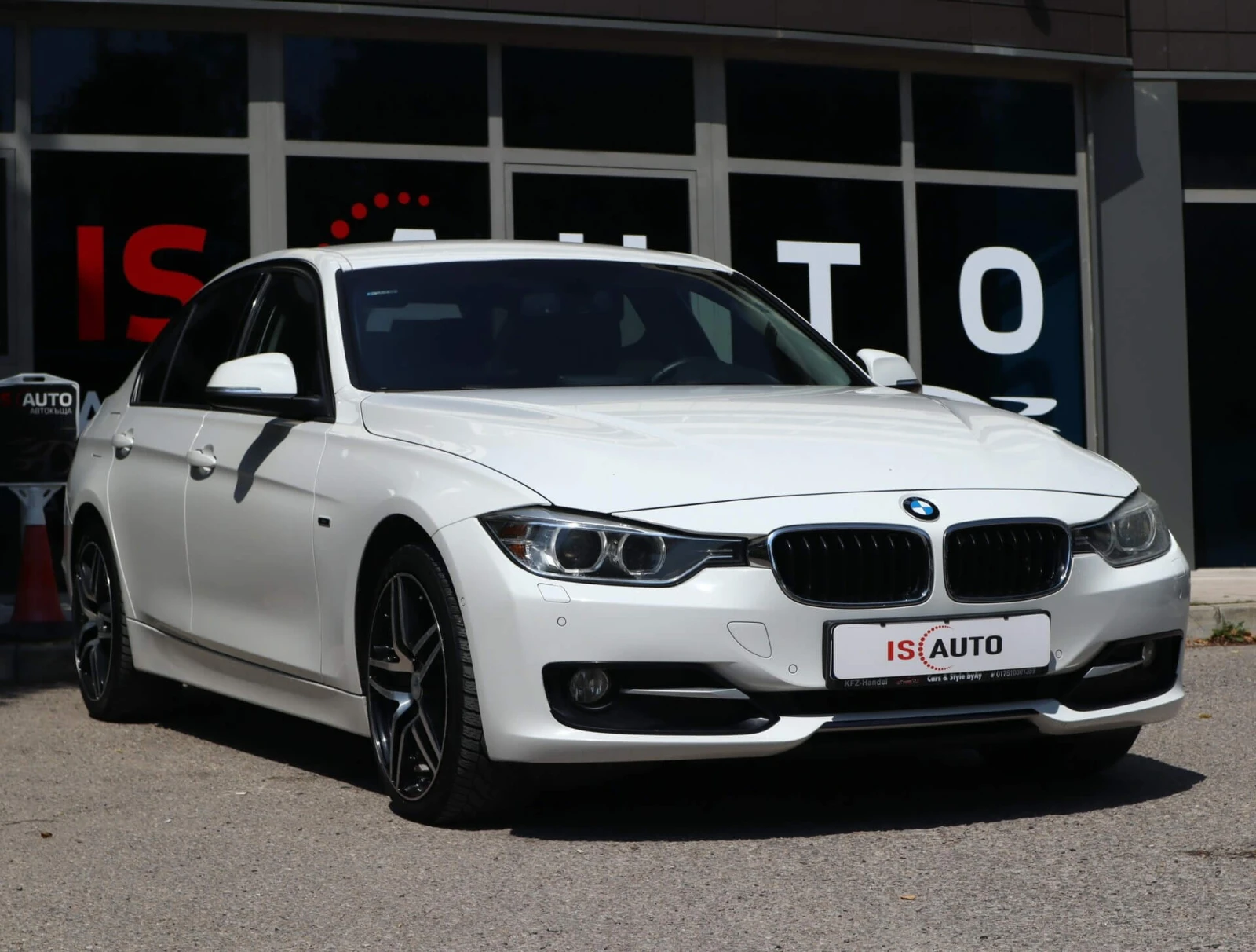BMW 320 d/Harman Kardon/Sport/PDC/Подгрев, снимка 3 - Автомобили и джипове - 55676139