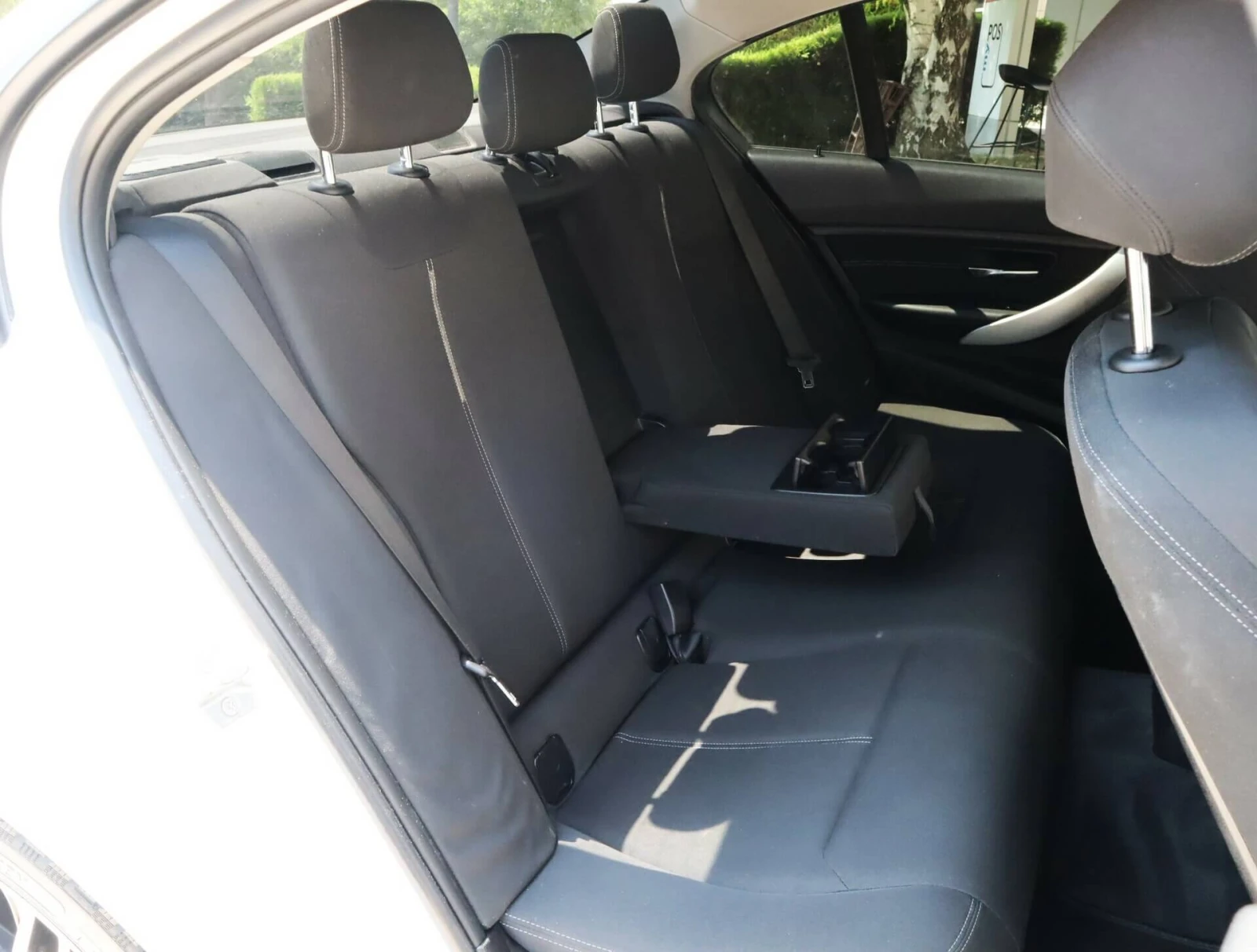 BMW 320 d/Harman Kardon/Sport/PDC/Подгрев, снимка 9 - Автомобили и джипове - 55676139