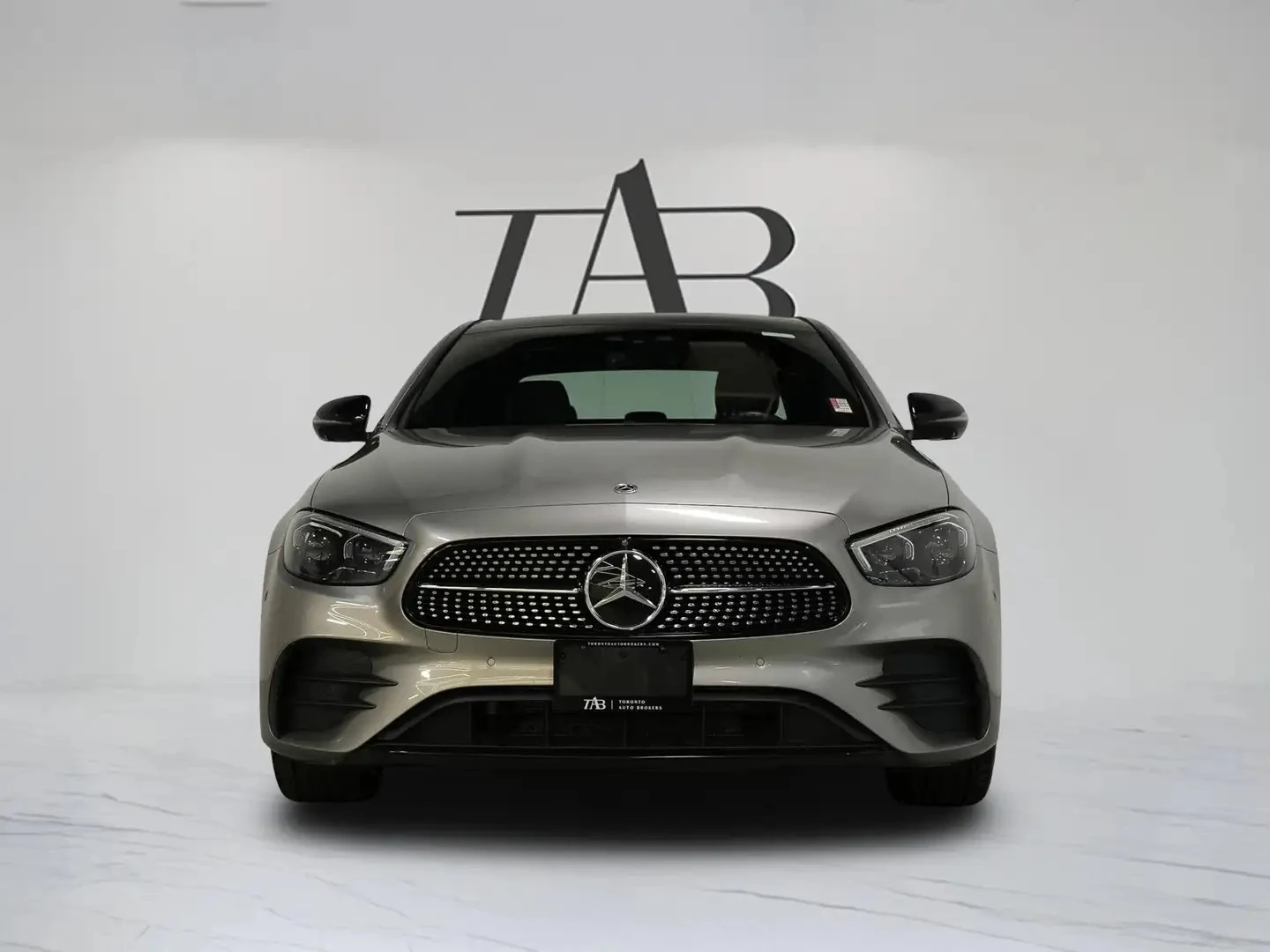 Mercedes-Benz E 450 4MATIC/AMG-LINE/DRIVE-ASSISTS/SUNROOF, снимка 5 - Автомобили и джипове - 55693963