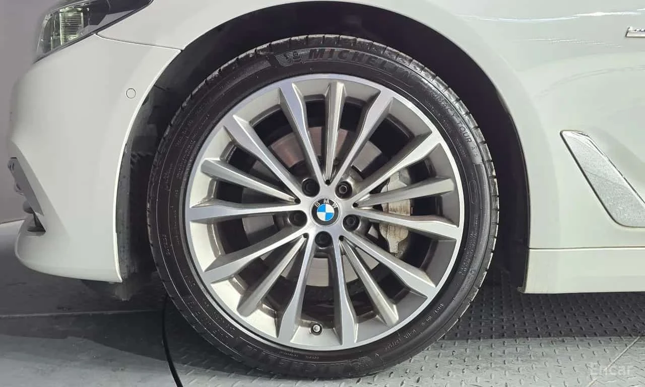BMW 540 / МАСАЖИ / ОБДУХВАНЕ / ХЕД-ЪП / ЩОРИ, снимка 5 - Автомобили и джипове - 56198695