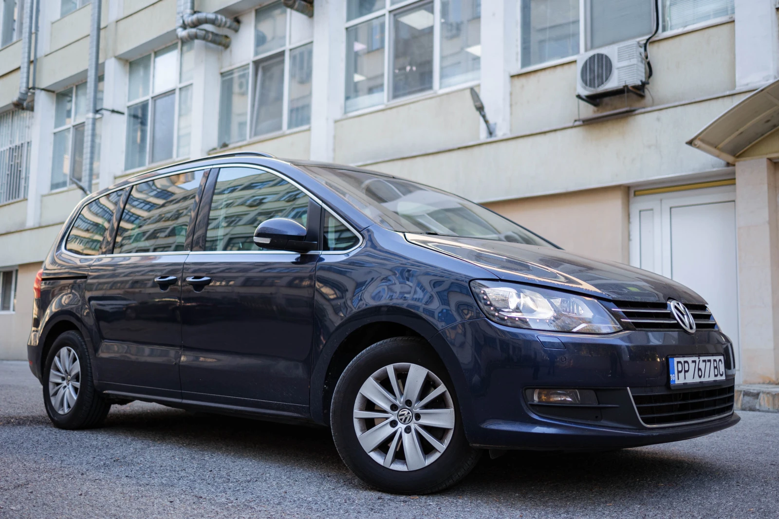 VW Sharan 2.0 tDI, снимка 3 - Автомобили и джипове - 56456805