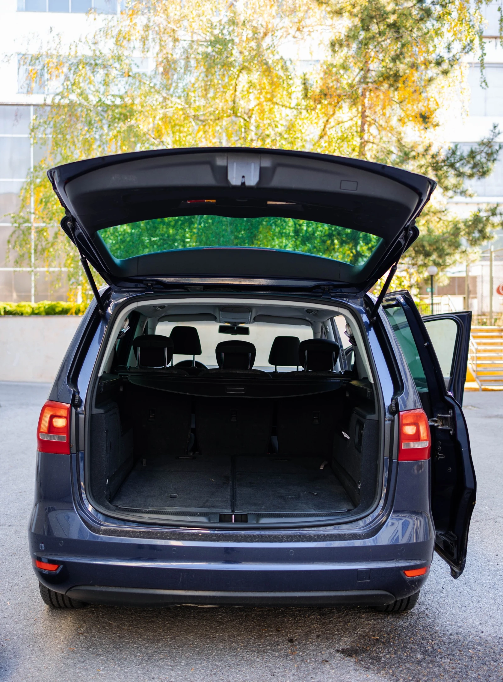 VW Sharan 2.0 tDI, снимка 9 - Автомобили и джипове - 56456805