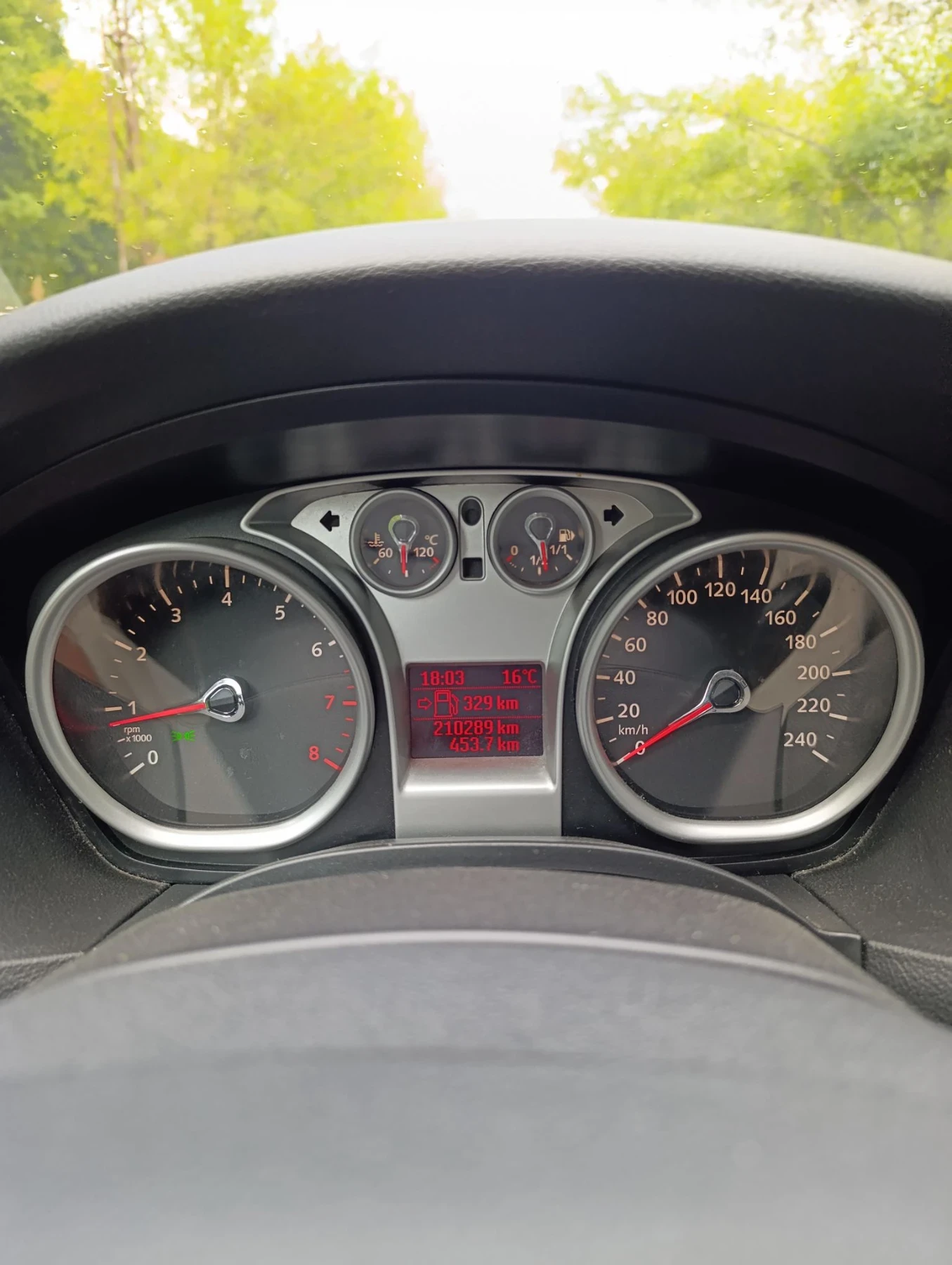 Ford Focus 1.6 Бензин , снимка 9 - Автомобили и джипове - 56557532