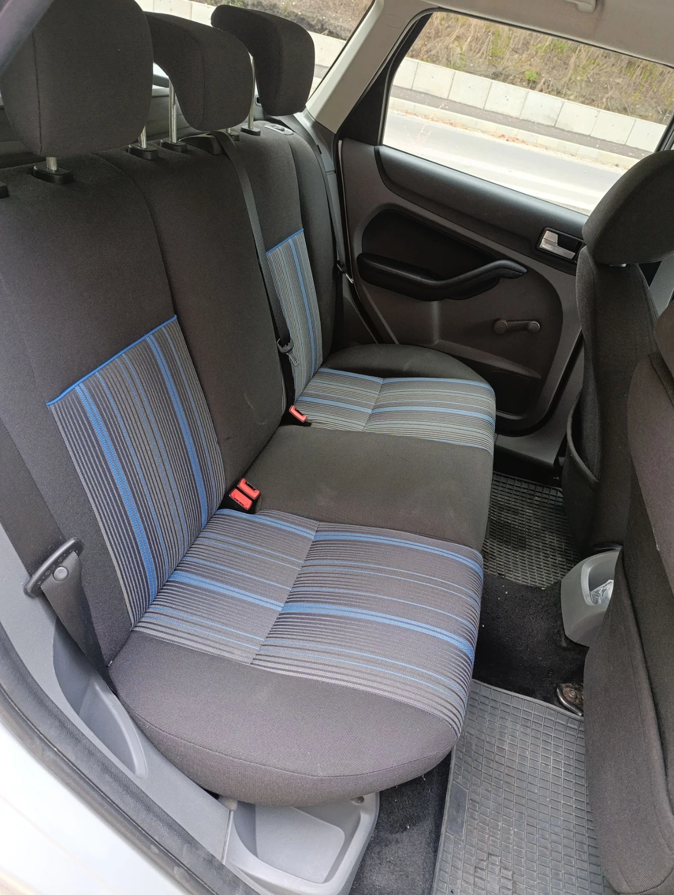 Ford Focus 1.6 Бензин , снимка 13 - Автомобили и джипове - 56557532
