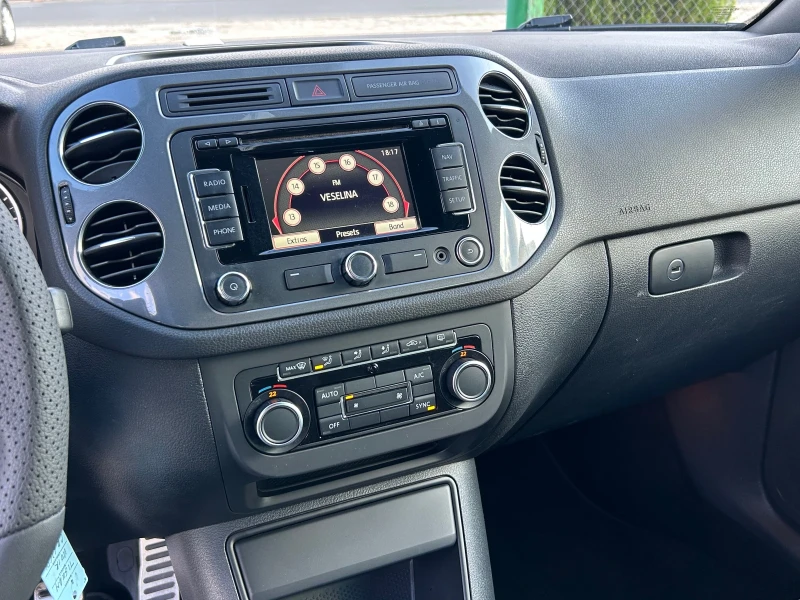 VW Tiguan 2.0 TDI R LINE, снимка 8 - Автомобили и джипове - 49774870