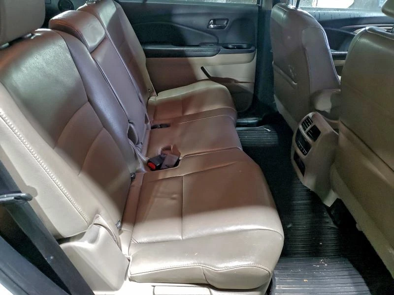 Honda Pilot 3.5L 6 All wheel drive, снимка 3 - Автомобили и джипове - 52904667