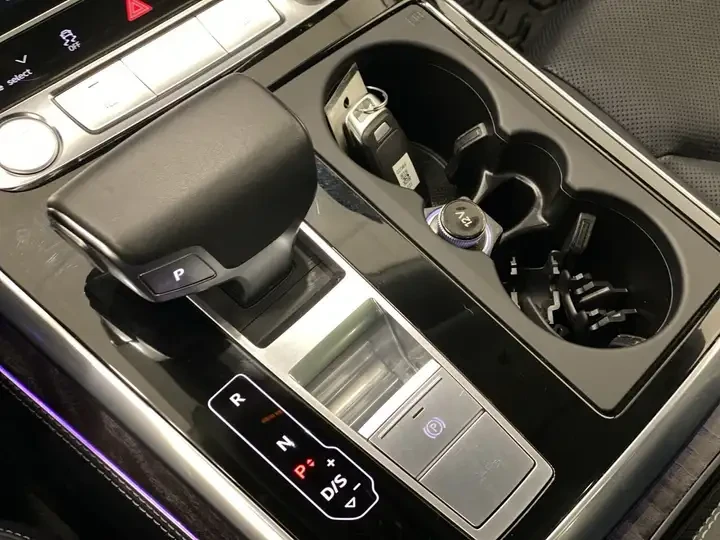 Audi Q8 Technik* Bang & Olufsen* Virtual Cockpit Plus, снимка 13 - Автомобили и джипове - 54662594