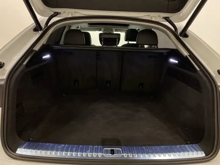 Audi Q8 Technik* Bang & Olufsen* Virtual Cockpit Plus, снимка 14 - Автомобили и джипове - 54662594