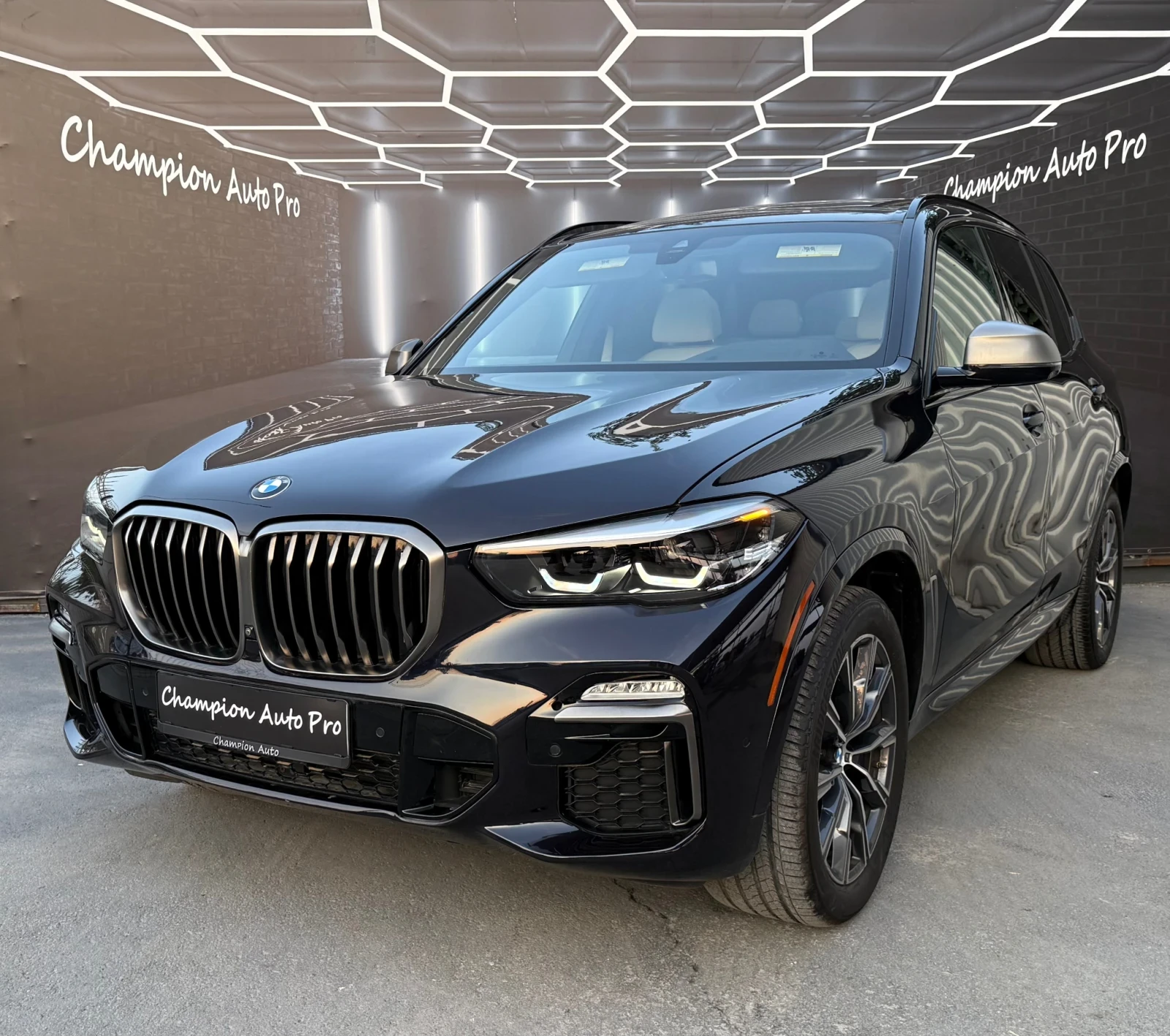 BMW X5 M50i - изображение 2