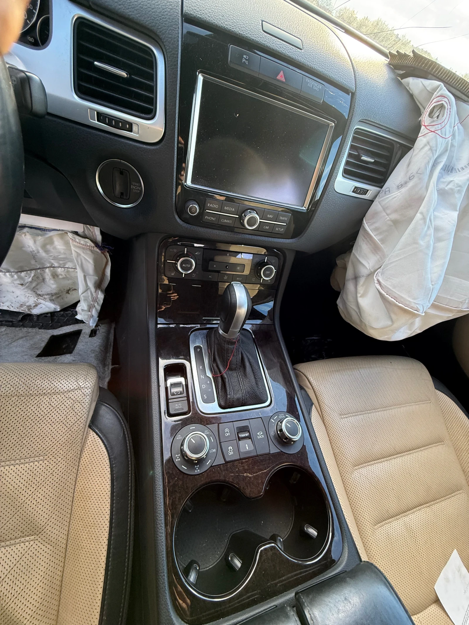 VW Touareg, снимка 8 - Автомобили и джипове - 54071473