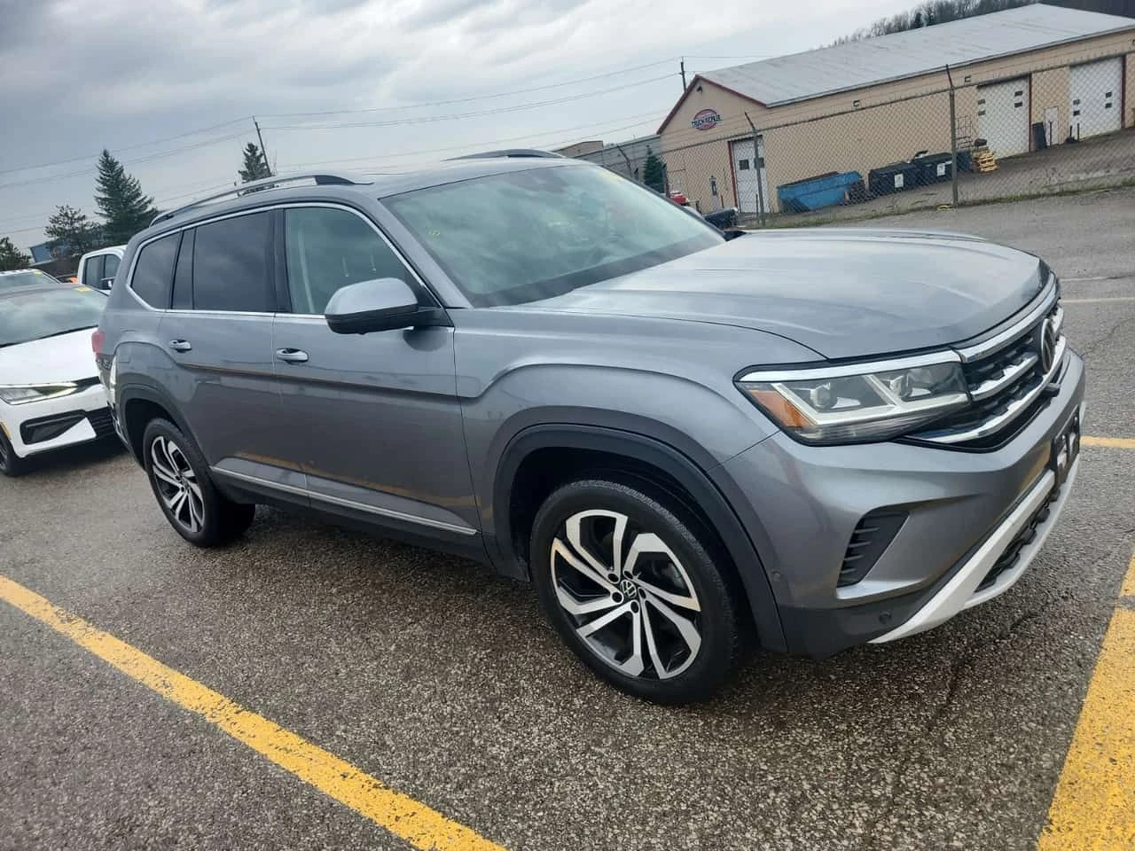 VW Atlas * 3.6 Fsi * АВТОКРЕДИТ БЕЗ ПЪРВОНАЧАЛНА ВНОСКА * , снимка 3 - Автомобили и джипове - 54606864