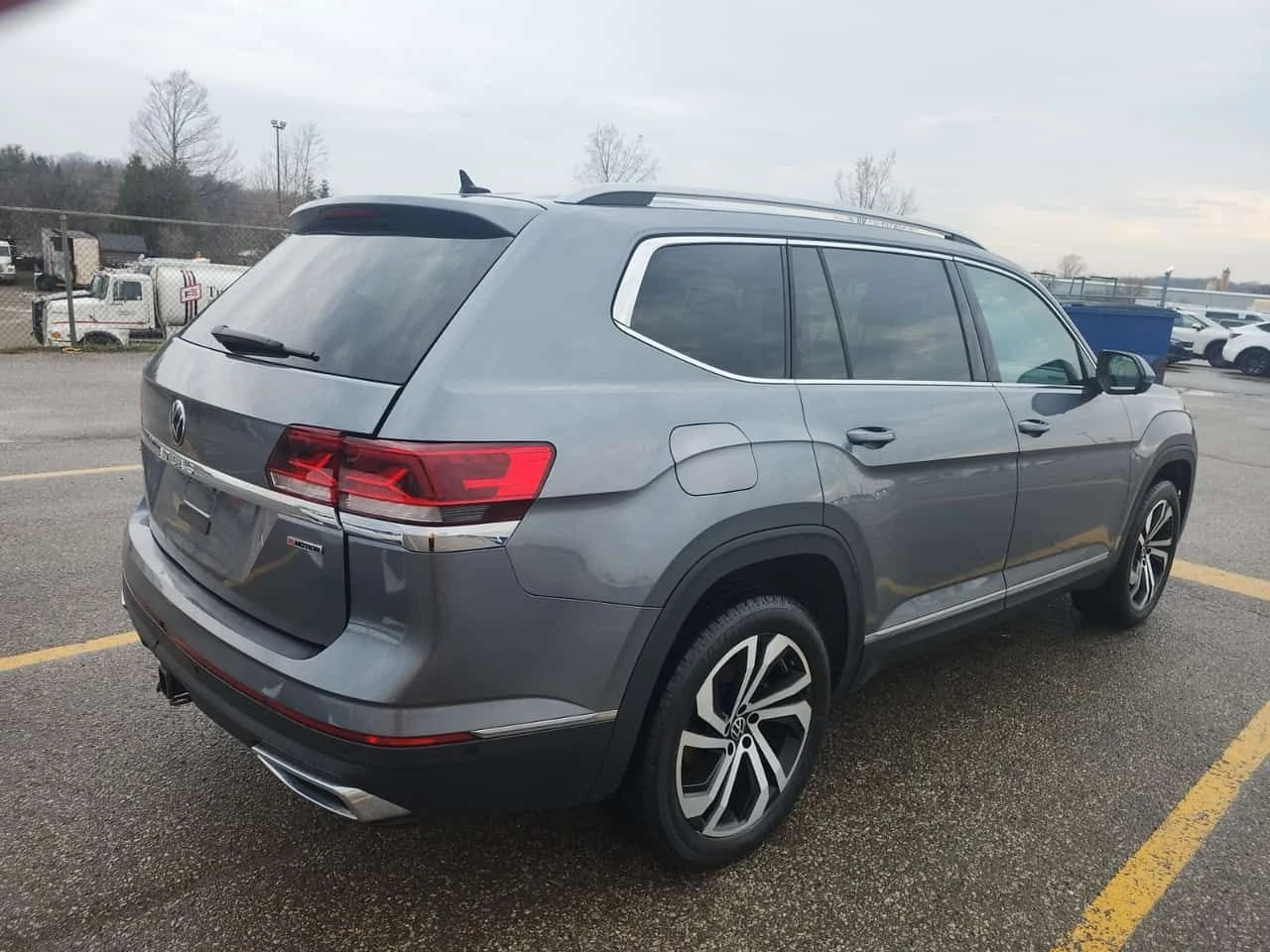 VW Atlas * 3.6 Fsi * АВТОКРЕДИТ БЕЗ ПЪРВОНАЧАЛНА ВНОСКА * , снимка 2 - Автомобили и джипове - 54606864