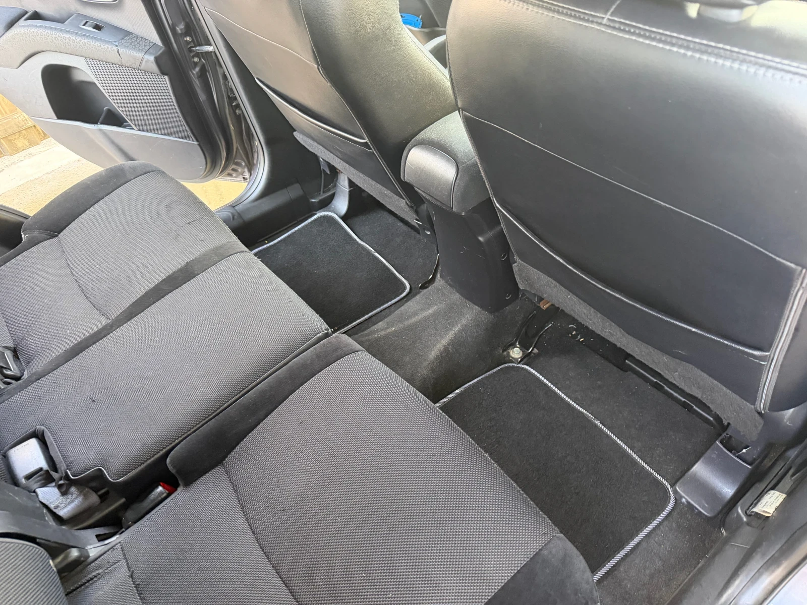 Mitsubishi Outlander 2.2DI-D-4x4-150-Avtomat.., снимка 13 - Автомобили и джипове - 54733414