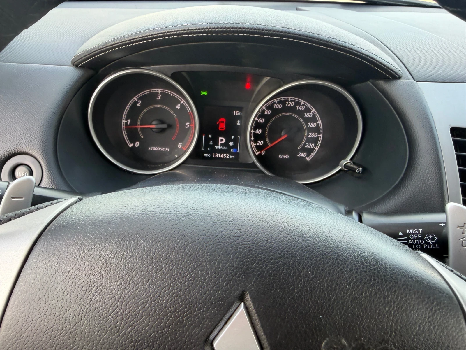 Mitsubishi Outlander 2.2DI-D-4x4-150-Avtomat.., снимка 9 - Автомобили и джипове - 54733414