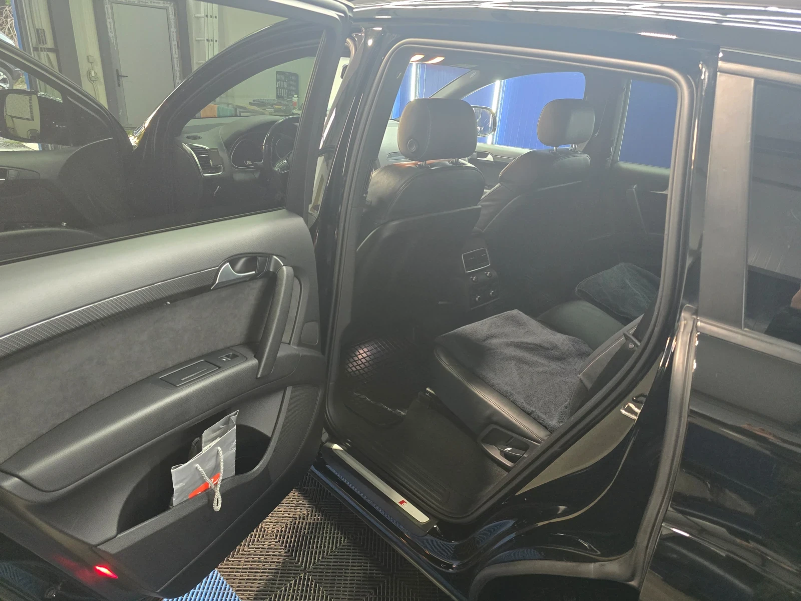 Audi Q7, снимка 3 - Автомобили и джипове - 56359333
