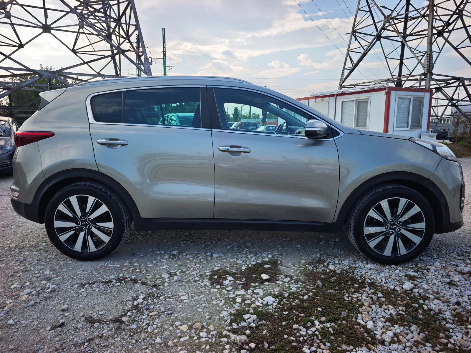 Kia Sportage 1.7CRDi, снимка 7 - Автомобили и джипове - 56632046