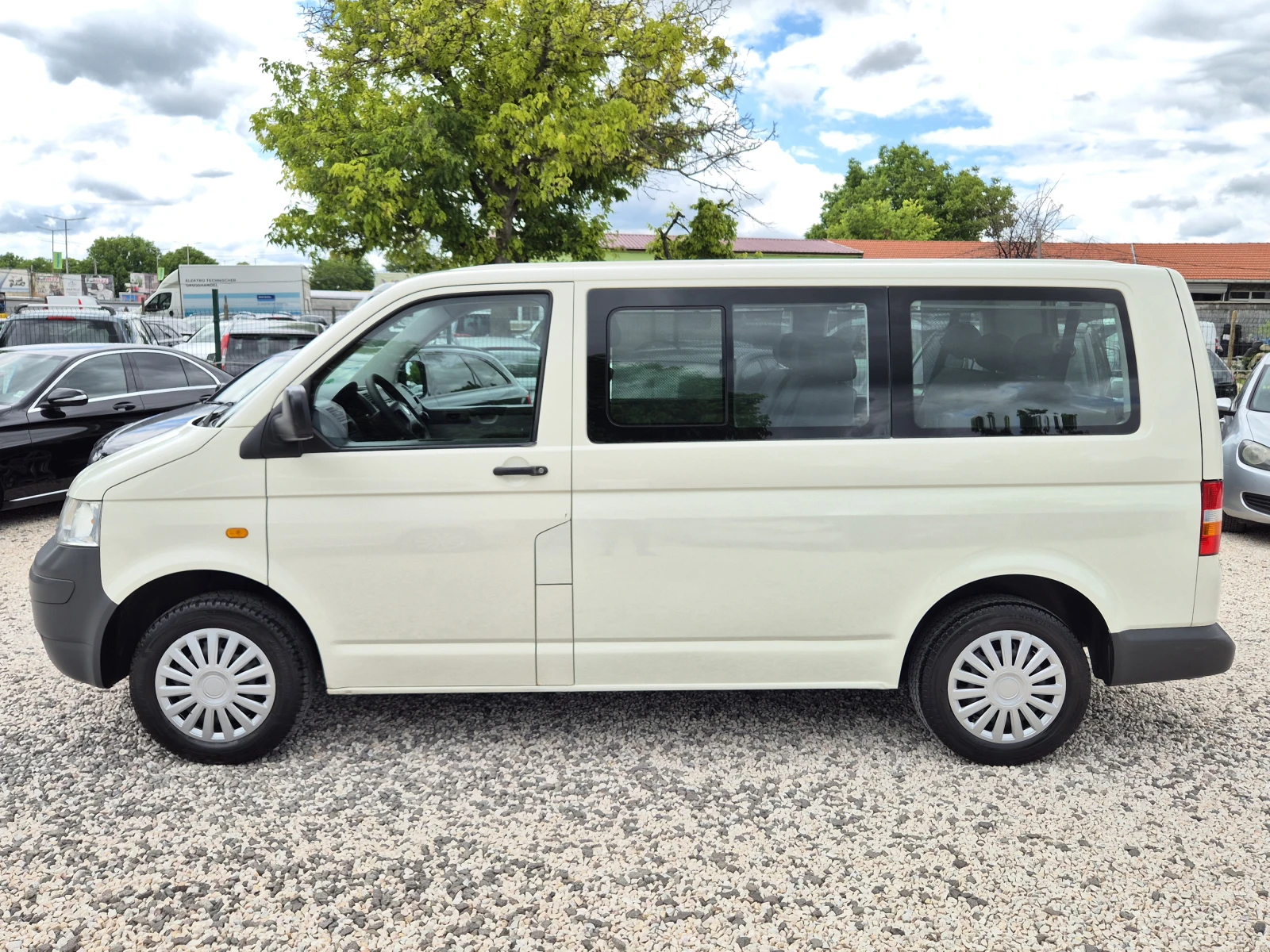 VW T5 * 1.9-TDI* 8+ 1* КЛИМА* КОЖА* , снимка 2 - Бусове и автобуси - 54892610