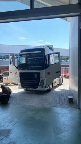 Volvo Fh, снимка 2