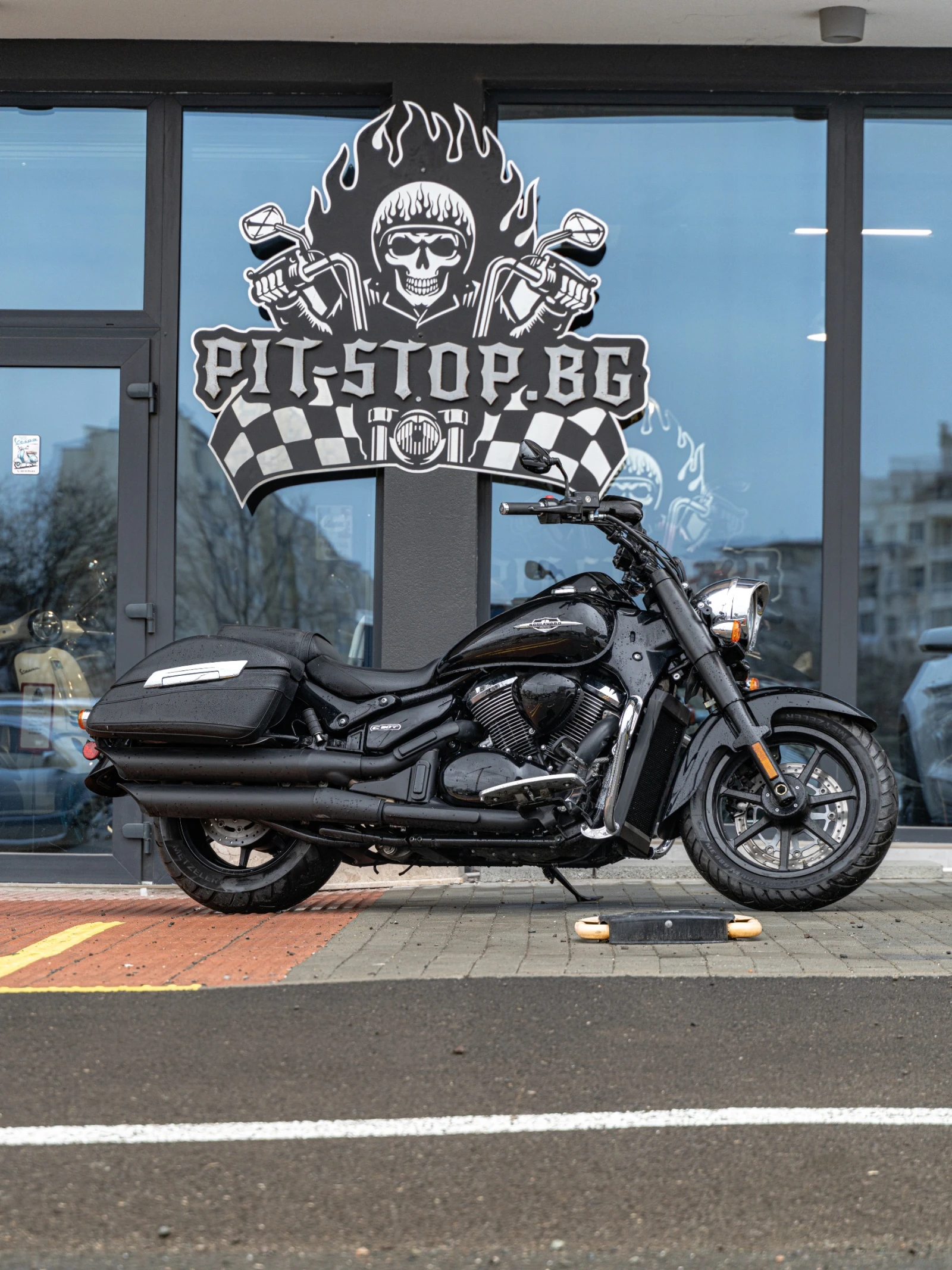 Suzuki Boulevard C90T