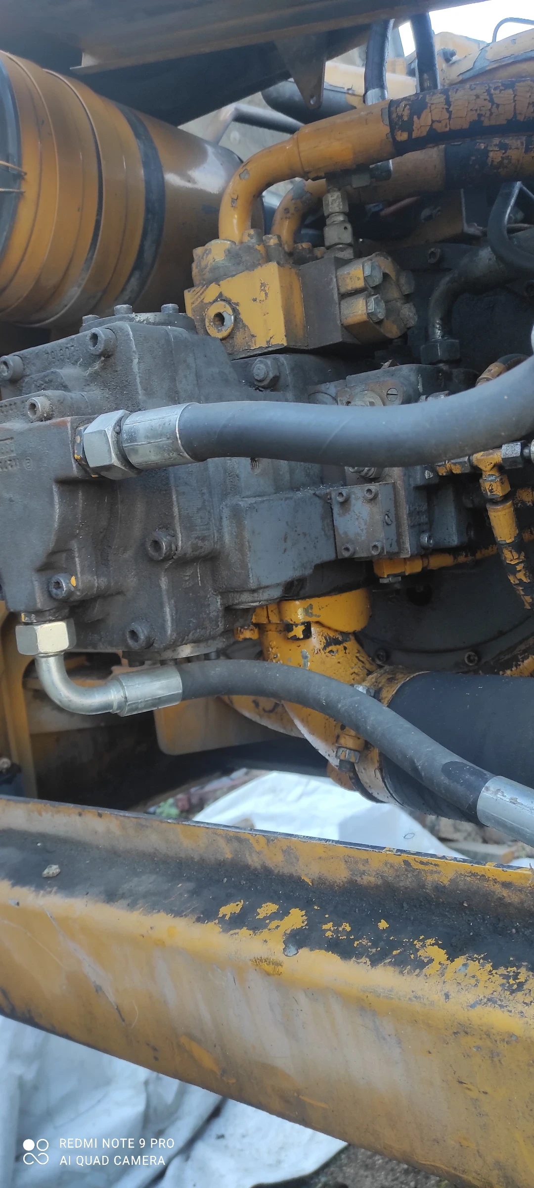 Багер Liebherr R914, снимка 7 - Индустриална техника - 55806728