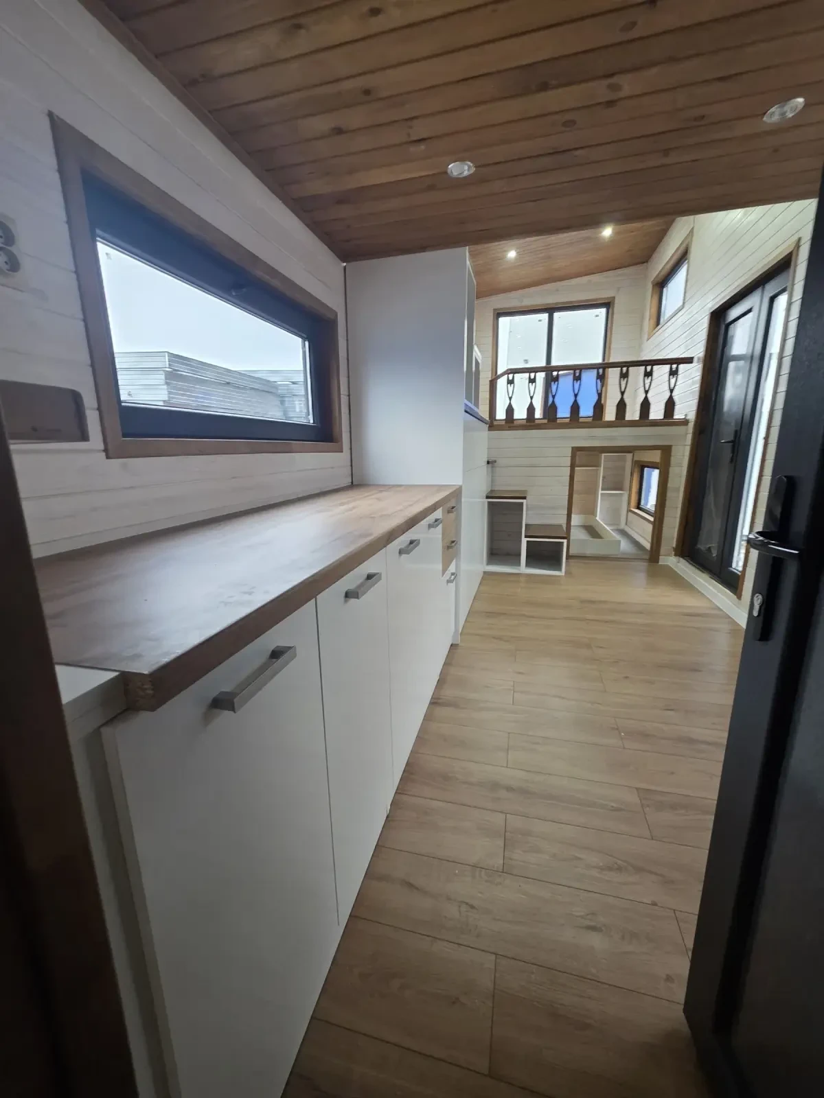 Каравана Други MobilBau MK840 Loft - 38m2 - Бартер, снимка 9 - Каравани и кемпери - 52805817