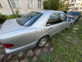 Mercedes-Benz E 300 На части , снимка 3