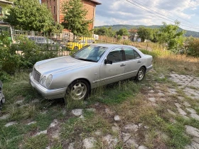 Mercedes-Benz E 300 На части , снимка 1